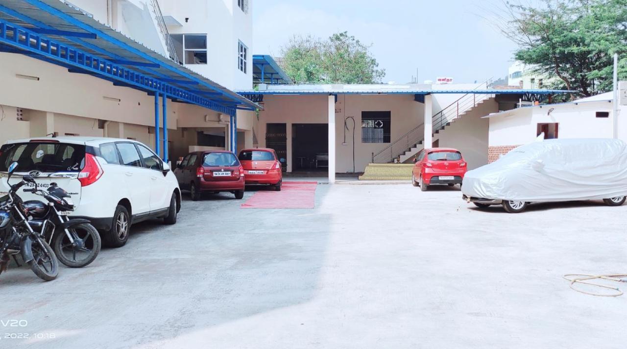 Вілла Mount View Residency Tiruttani Thiruttani Екстер'єр фото