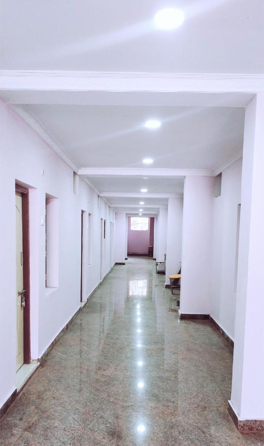 Вілла Mount View Residency Tiruttani Thiruttani Екстер'єр фото
