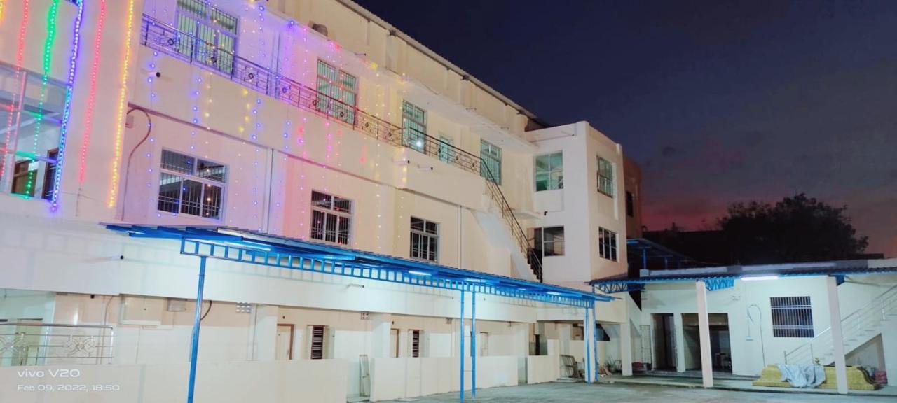 Вілла Mount View Residency Tiruttani Thiruttani Екстер'єр фото